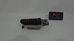 ESTRIBO DELANTERO DERECHO SUZUKI GSR 600 06-08